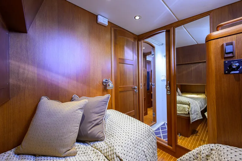 Seabird Yacht Photos Pics 