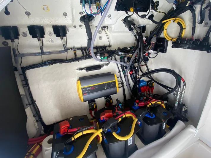  Yacht Photos Pics 2022 Fountain 34 Tournament Edition boat electrical system and battery setup.
