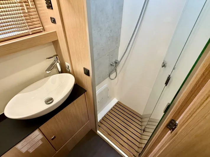  Yacht Photos Pics 2022 Bavaria Sr41 - Image 31