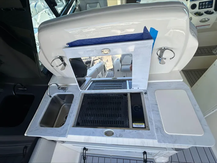  Yacht Photos Pics 2022 Scout 350 Lxz - Image 11