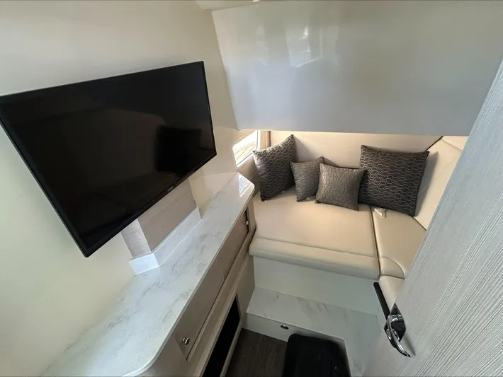  Yacht Photos Pics 2022 Scout 350 Lxz - Image 8