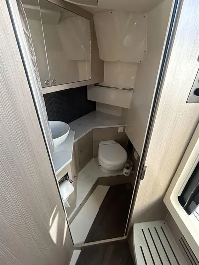  Yacht Photos Pics 2022 Scout 350 Lxz - Image 10