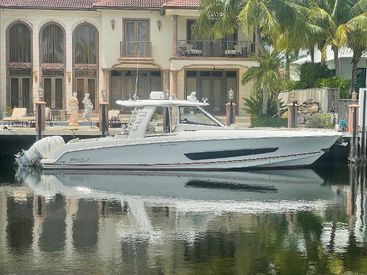 2018 42' Boston Whaler-420 Outrage Fort Lauderdale, FL, US