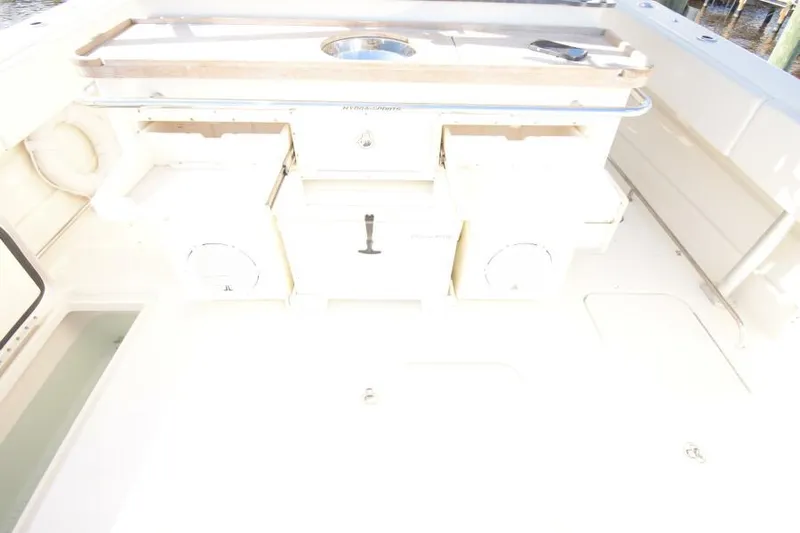 A Salt Weapon Yacht Photos Pics Cockpit