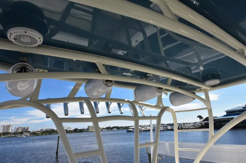 A Salt Weapon Yacht Photos Pics 2012 42 Hydra-Sports SF - A Salt Weapon - Speakers