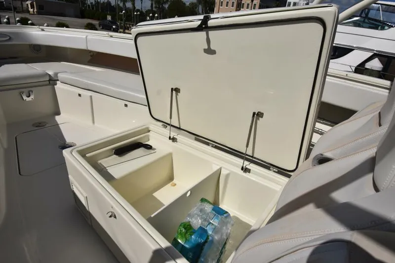 A Salt Weapon Yacht Photos Pics 2012 42 Hydra-Sports SF - A Salt Weapon - Forward Storage