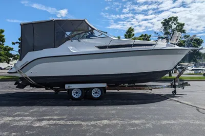 Carver 2557 Montego