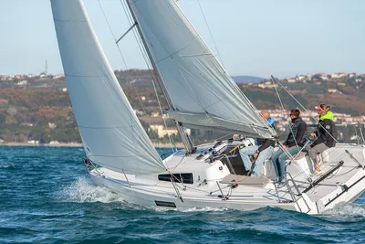 2021 Beneteau First 27