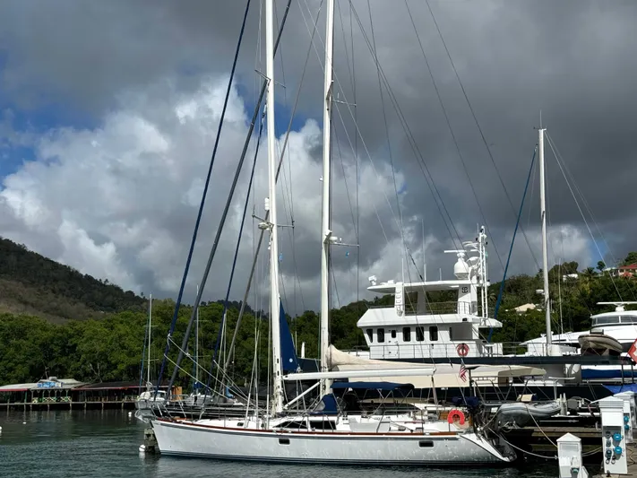 Aeoli Yacht Photos Pics 