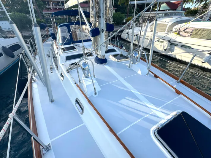 Aeoli Yacht Photos Pics 