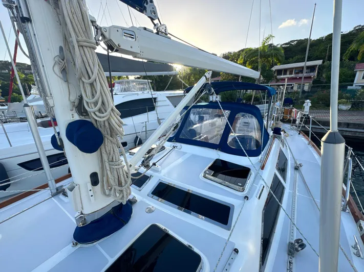 Aeoli Yacht Photos Pics 