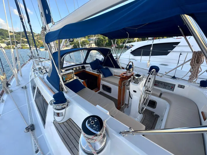 Aeoli Yacht Photos Pics 