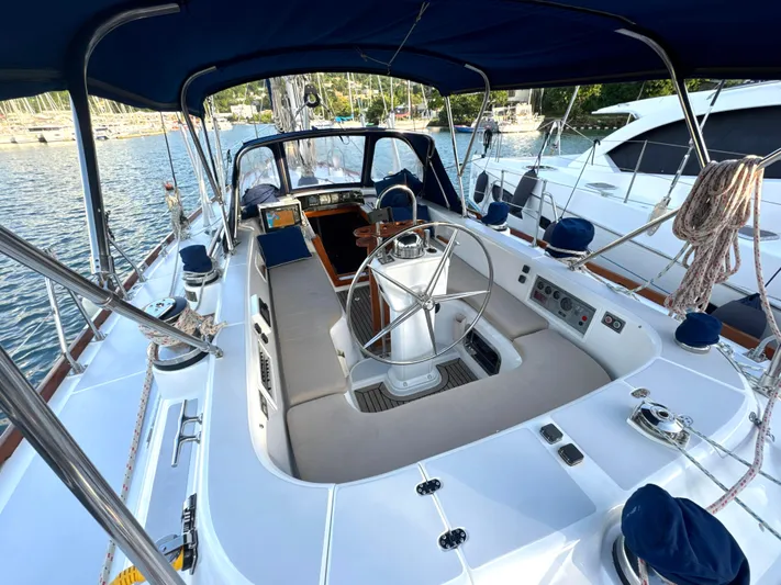 Aeoli Yacht Photos Pics 