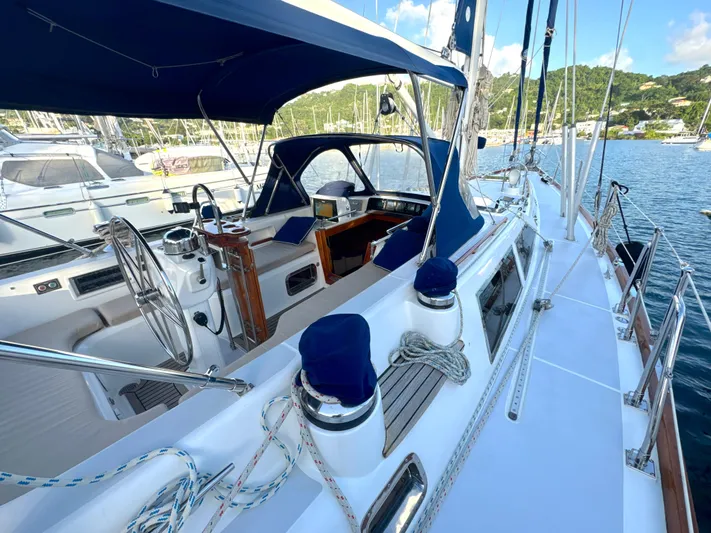 Aeoli Yacht Photos Pics 