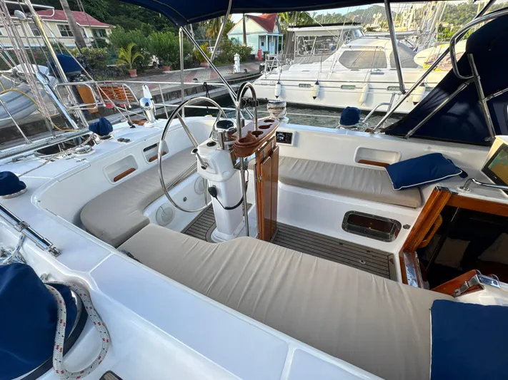 Aeoli Yacht Photos Pics 