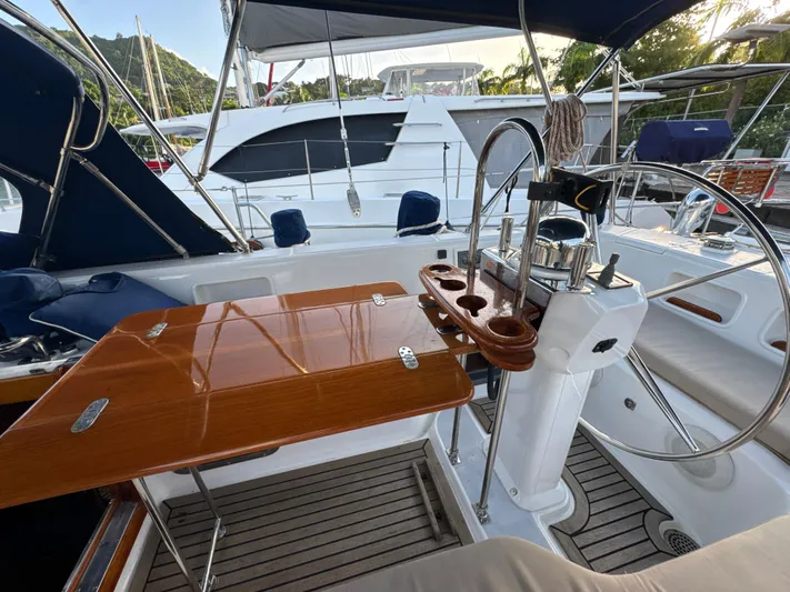 Aeoli Yacht Photos Pics 