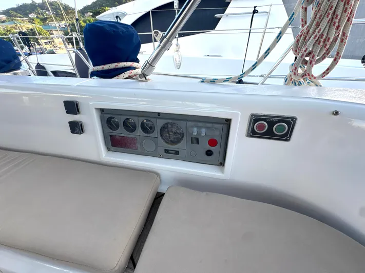 Aeoli Yacht Photos Pics 