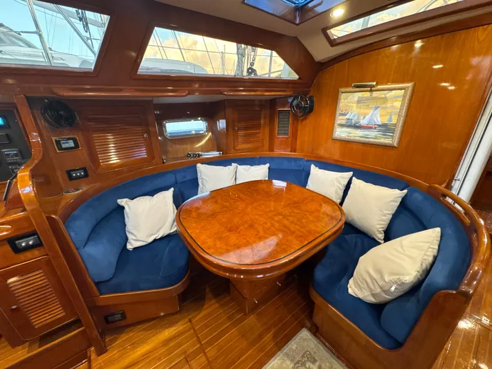 Aeoli Yacht Photos Pics 