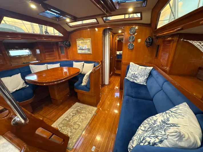 Aeoli Yacht Photos Pics 