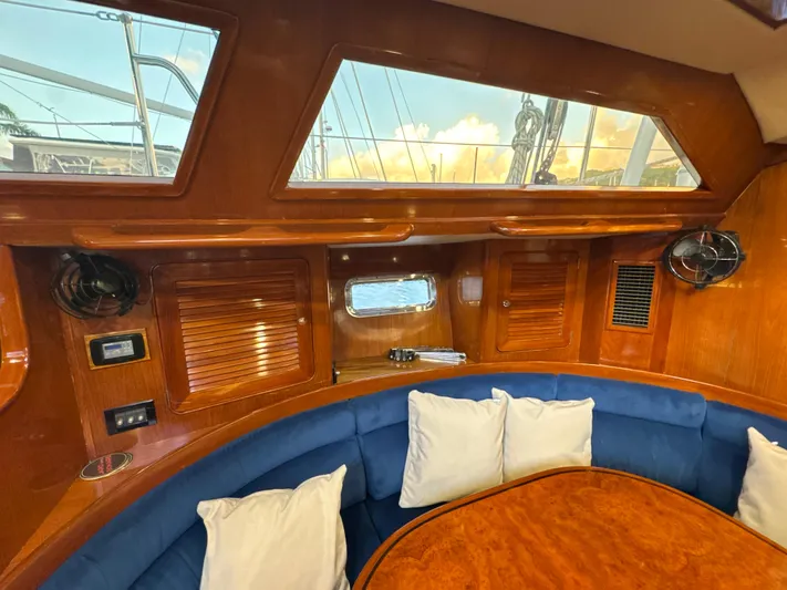 Aeoli Yacht Photos Pics 