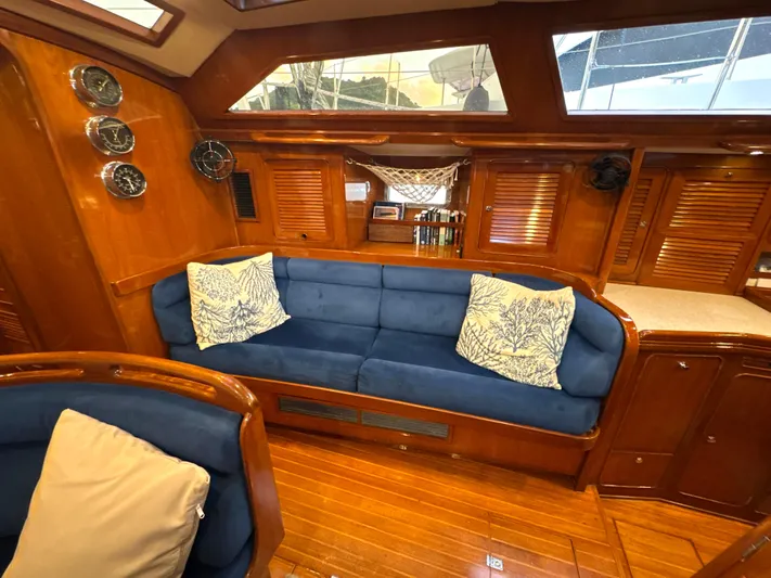 Aeoli Yacht Photos Pics 