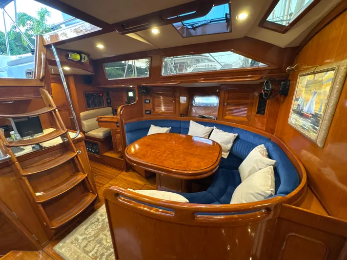 Aeoli Yacht Photos Pics 