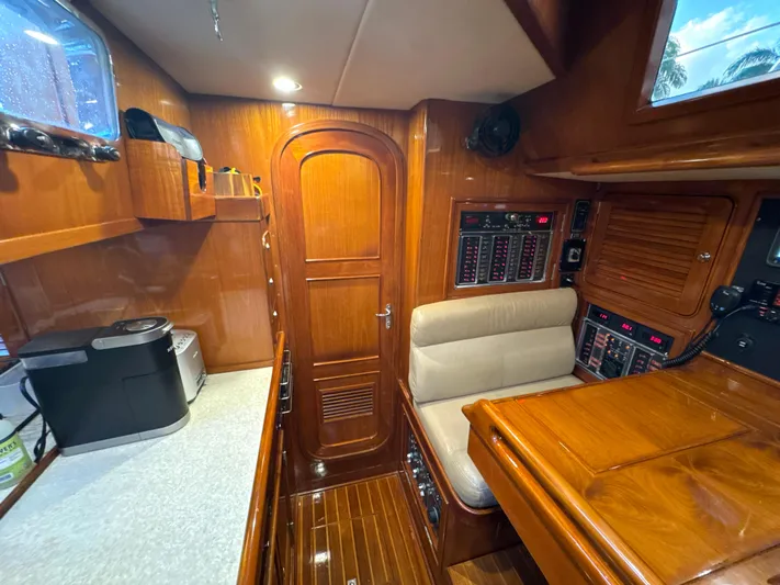 Aeoli Yacht Photos Pics 