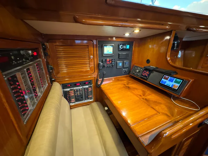 Aeoli Yacht Photos Pics 