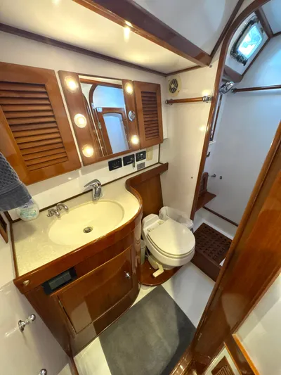 Aeoli Yacht Photos Pics 