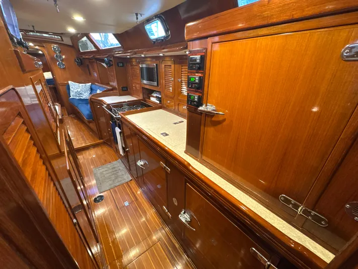 Aeoli Yacht Photos Pics 