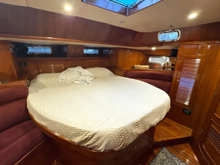 Aeoli Yacht Photos Pics 