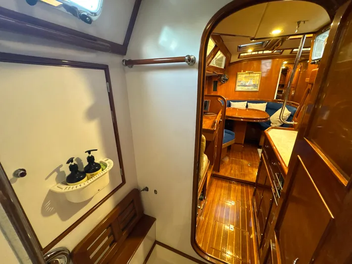 Aeoli Yacht Photos Pics 