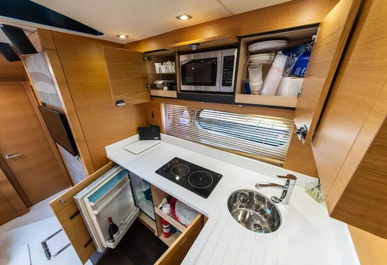 Anahita Yacht Photos Pics 