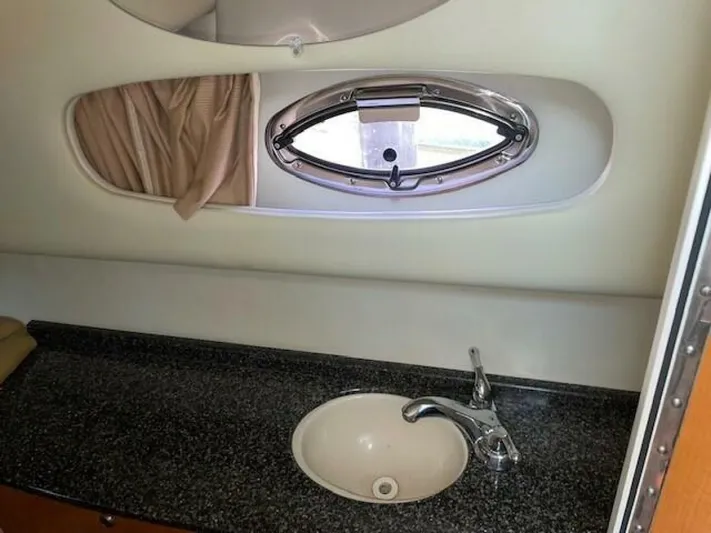 Seahorse Yacht Photos Pics 2007 Chaparral 330 Signature - Image 13