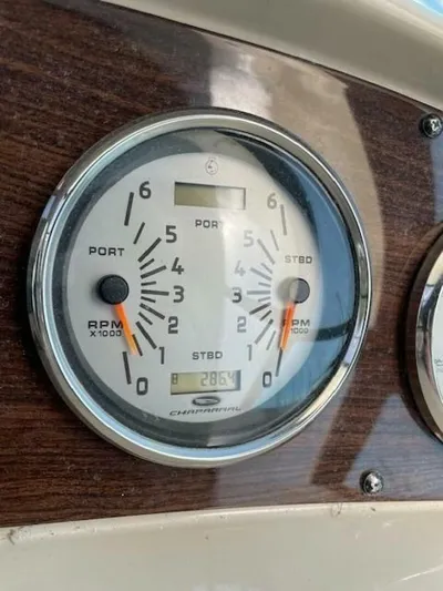 Seahorse Yacht Photos Pics 2007 Chaparral 330 Signature - Image 10