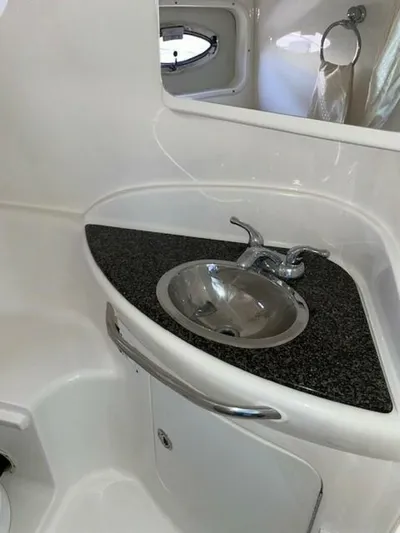 Seahorse Yacht Photos Pics 2007 Chaparral 330 Signature - Image 23