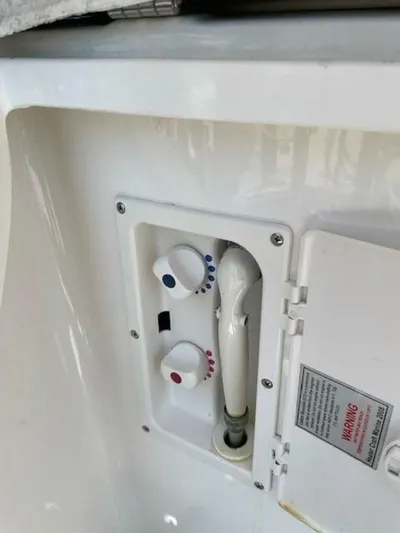 Seahorse Yacht Photos Pics 2007 Chaparral 330 Signature - Image 14