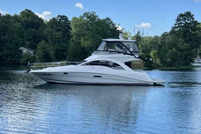 Sea Ray 47 Sedan Bridge