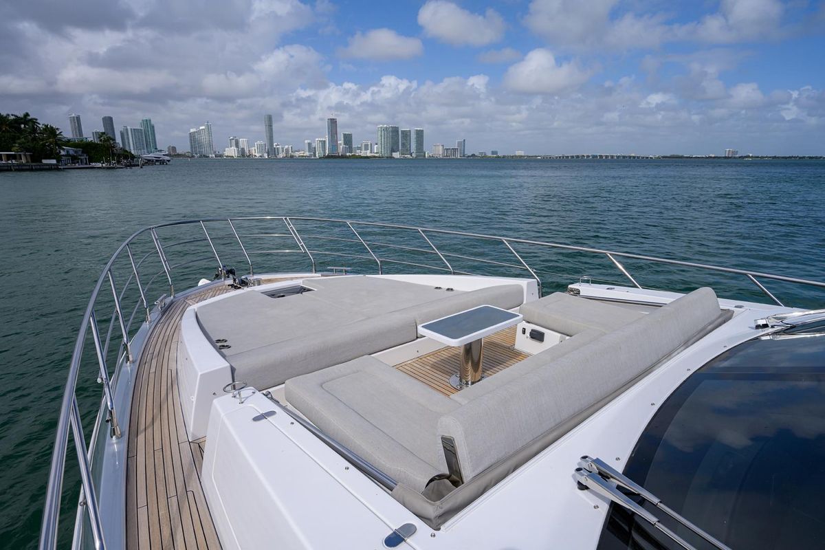 2019 Azimut 70 