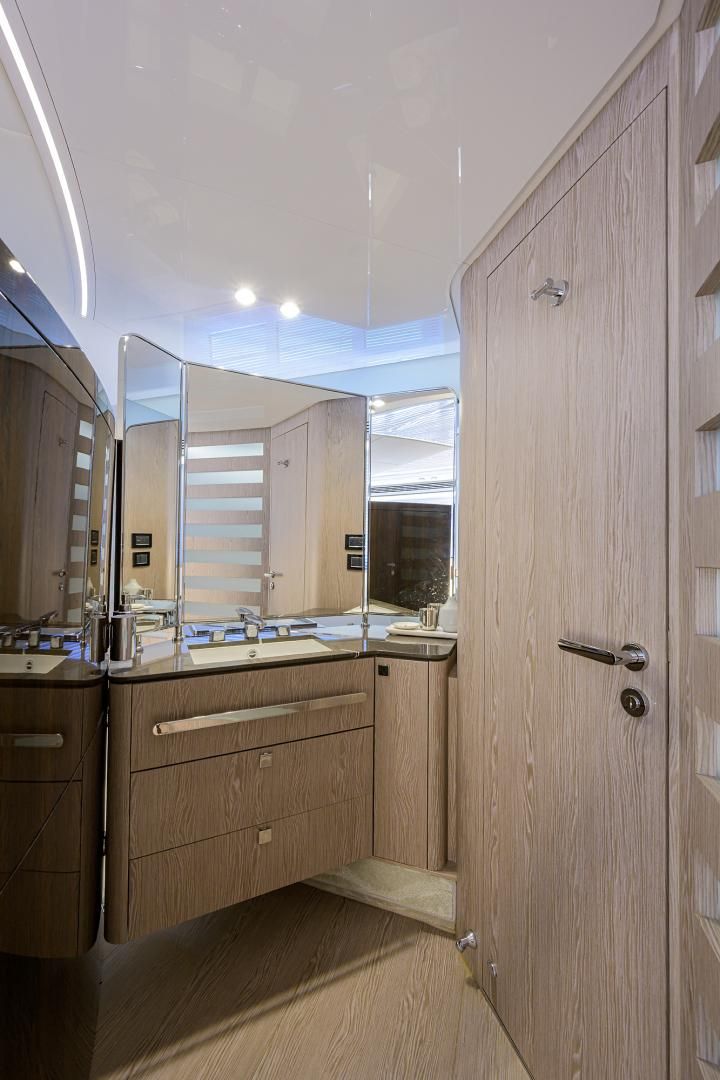 2019 Azimut 70 