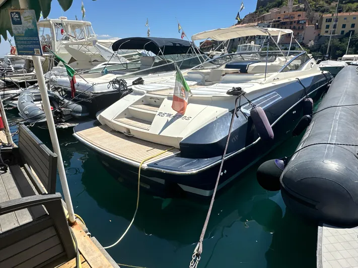 Remados Yacht Photos Pics 