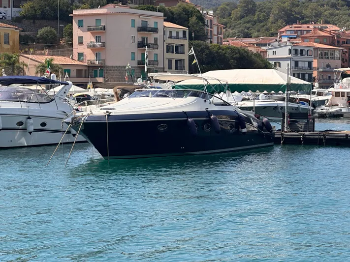 Remados Yacht Photos Pics 