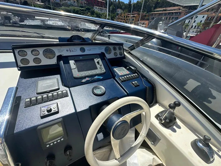 Remados Yacht Photos Pics 