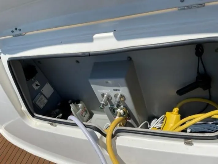 Good Karma Yacht Photos Pics 2012 Meridian 441 - Image 50