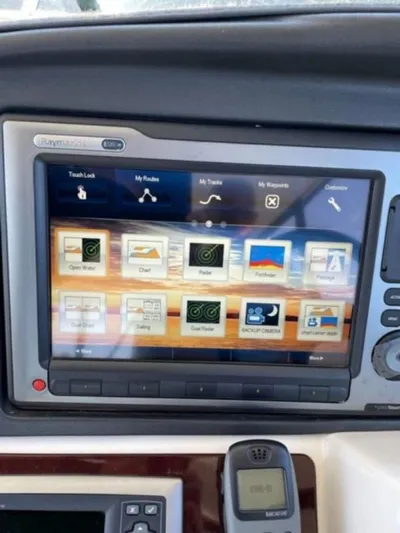 Good Karma Yacht Photos Pics 2012 Meridian 441 - Image 18