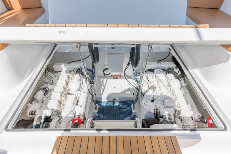 Harbor Lights Yacht Photos Pics 