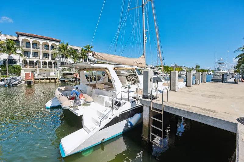 Nawa Yacht Photos Pics 