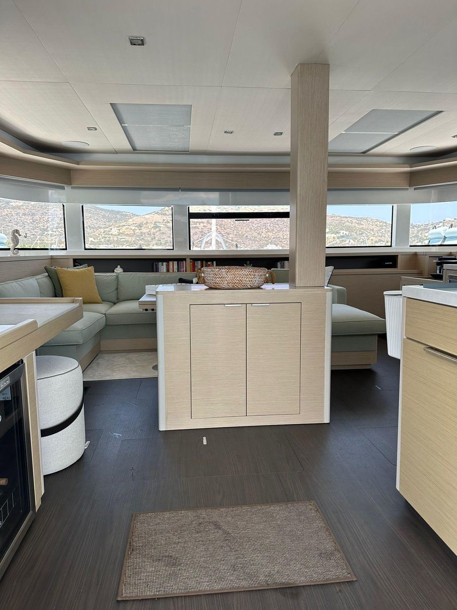 2023 Lagoon 54 