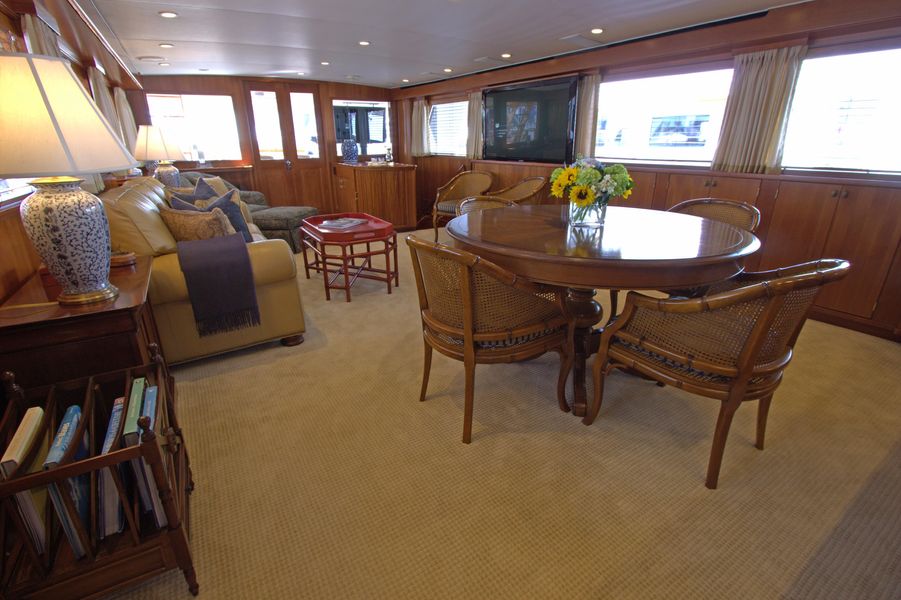 1980 Palmer Johnson Cockpit Motoryacht
