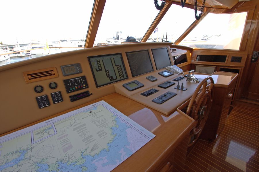 1980 Palmer Johnson Cockpit Motoryacht